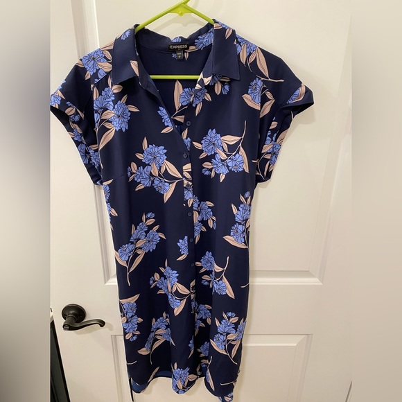 EXPRESS - Floral dress - Picture 2 of 6
